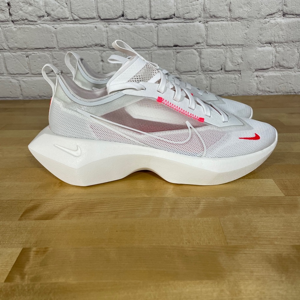 Nike Vista Lite. Size 8.